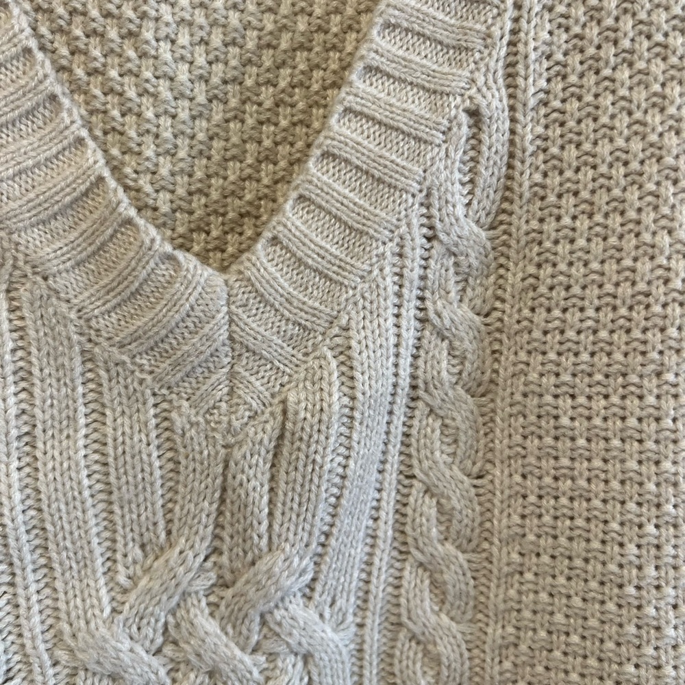 Zara Cream V-Neck Knit Sweater Vest - Picture 4 of 11